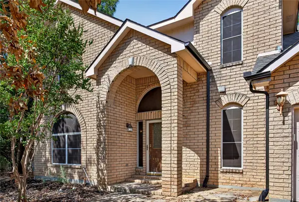 2201 W Brooklake Street, Denton, TX 76207