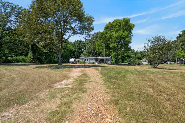 350 County Road 3102, New Boston, TX 75570