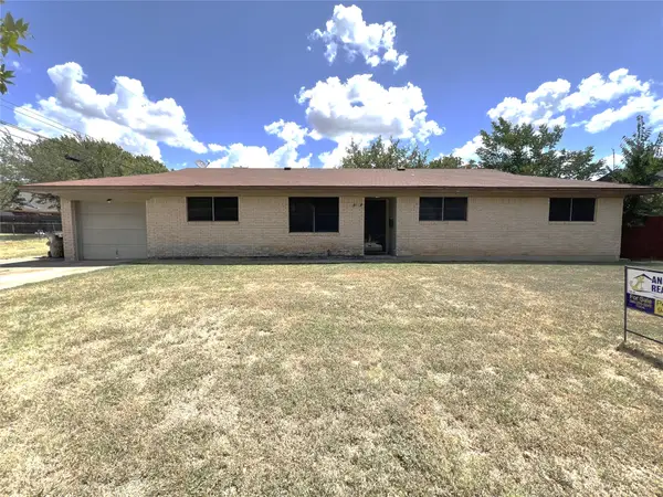 410 N Rosalee, Henrietta, TX 76365