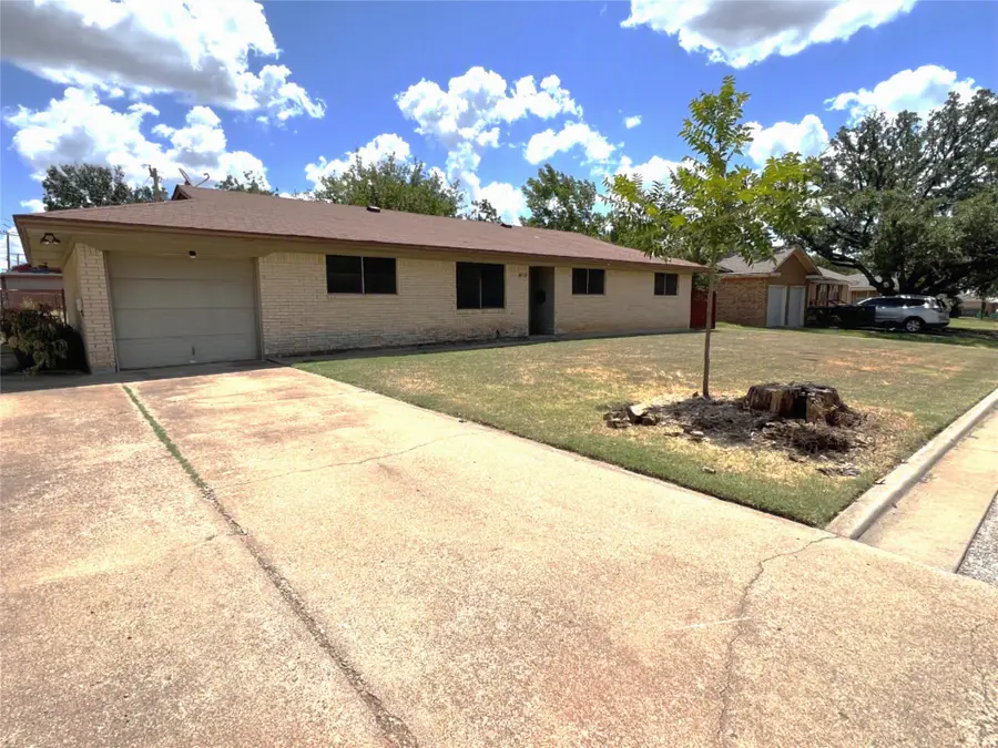 410 N Rosalee, Henrietta, TX 76365 - #3