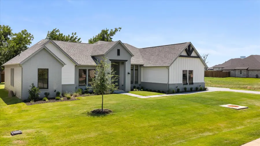 2180 Middlewood Circle, Granbury, TX 76049 - #2
