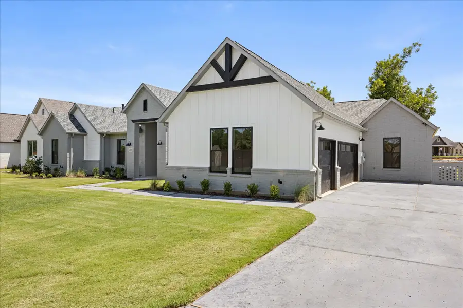 2180 Middlewood Circle, Granbury, TX 76049 - #3