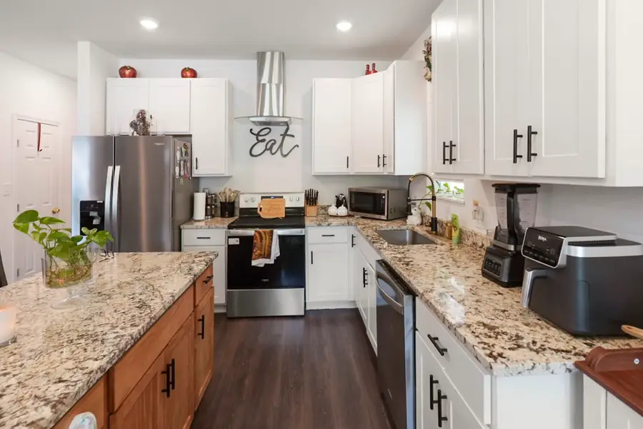 110 E College Avenue, Corsicana, TX 75110 - #2