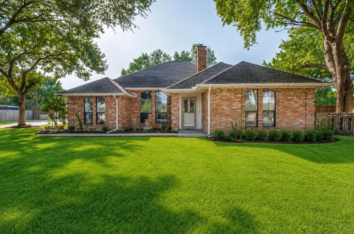 901 Winding Creek Trail, Oak Leaf, TX 75154 - #1