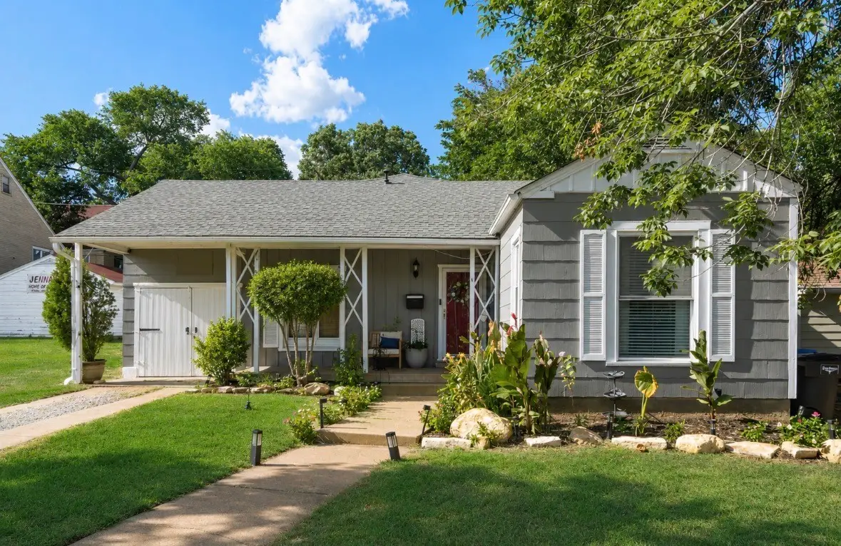 4024 Calmont Avenue, Fort Worth, TX 76107 - #1