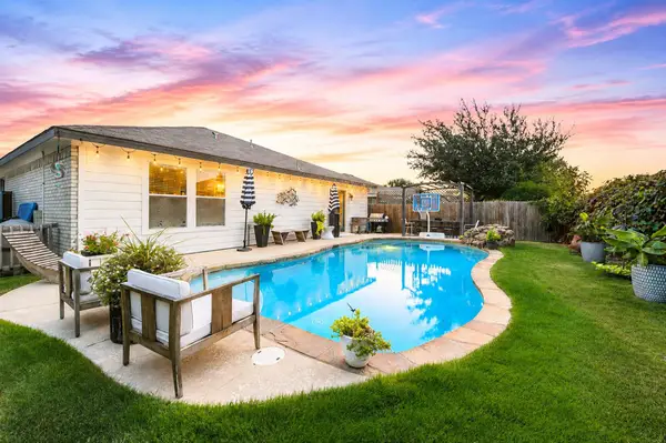 4136 Justin Drive, Fort Worth, TX 76244