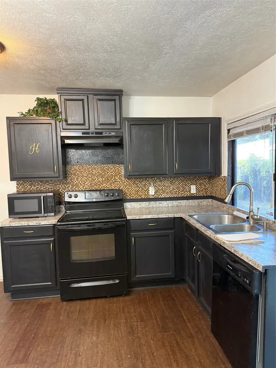 3801 Guthrie Road, Garland, TX 75043 - #2