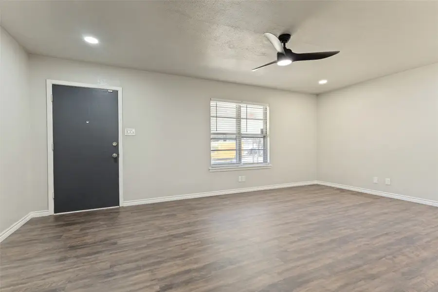 3021 Edith Lane, Haltom City, TX 76117 - #3