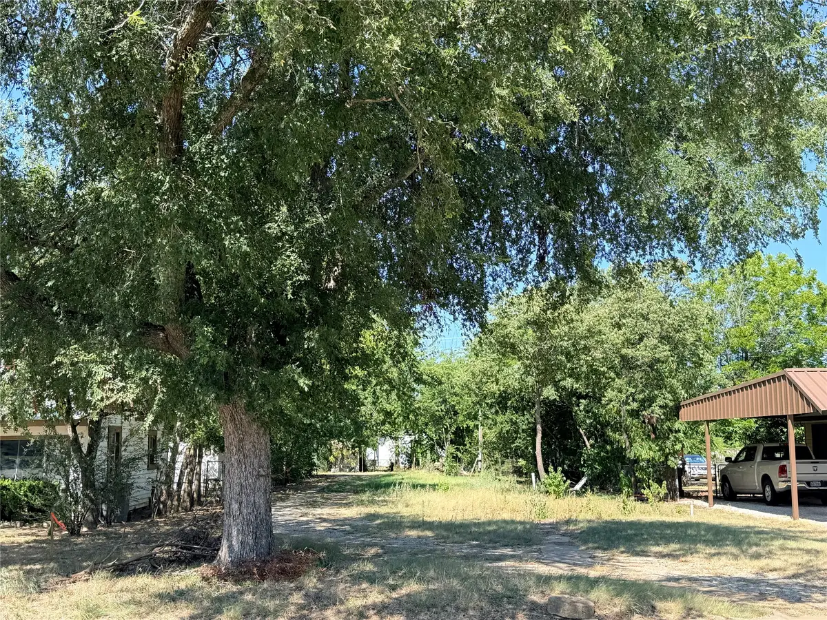 824 Indiana Street, Graham, TX 76450 - #1