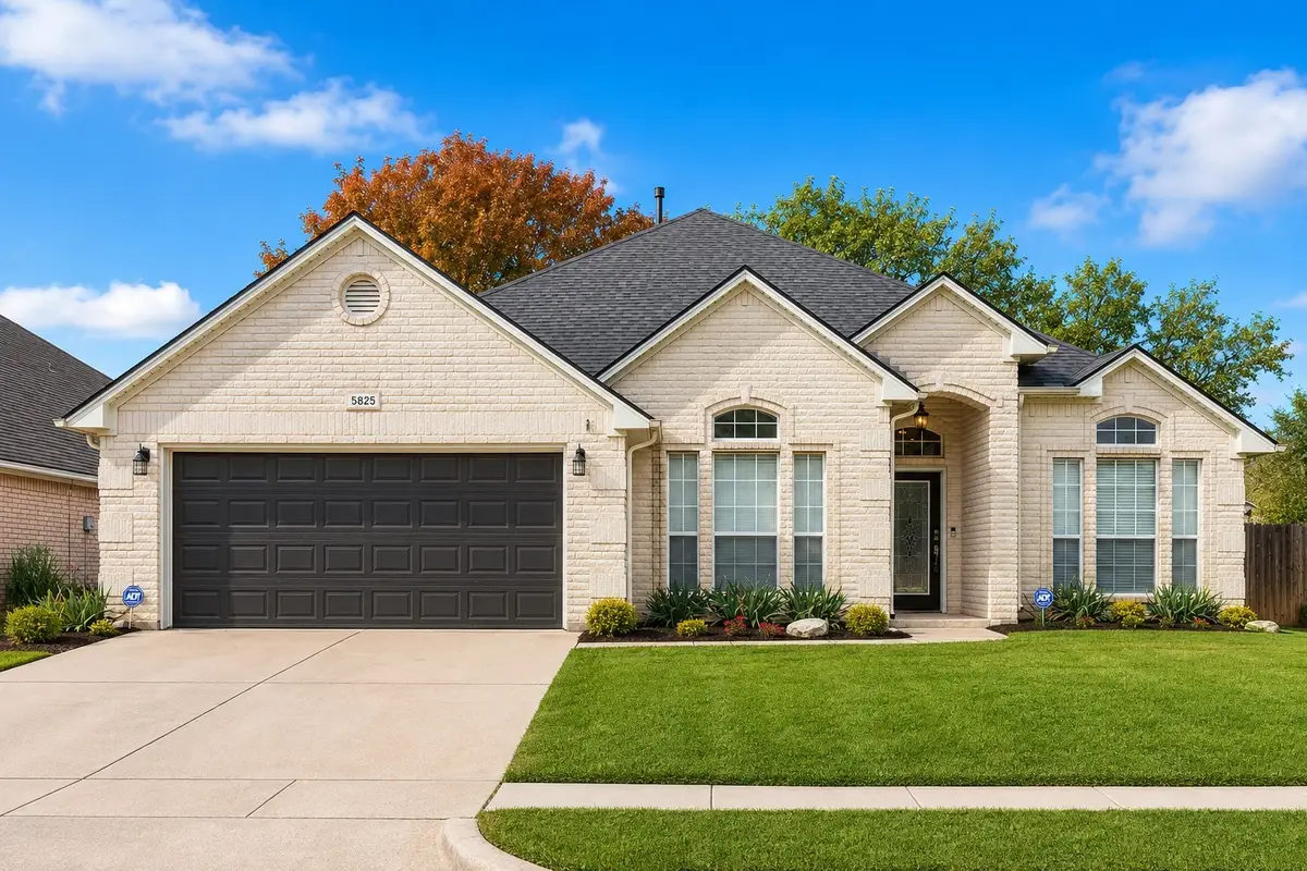 5825 Echo Bluff Drive, Haltom City, TX 76137 - #1
