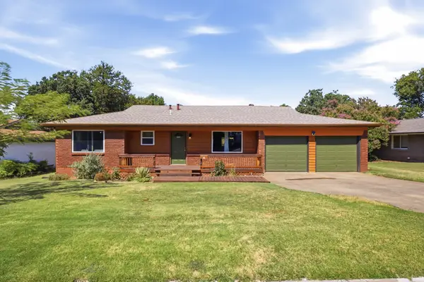 612 Oakwood Drive, Euless, TX 76040