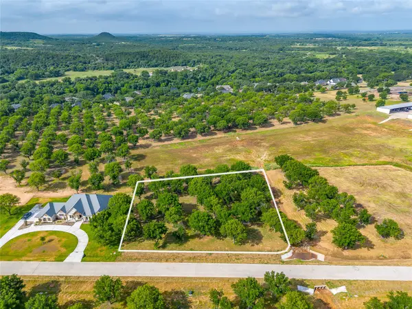 2373 E Landings S, Granbury, TX 76049