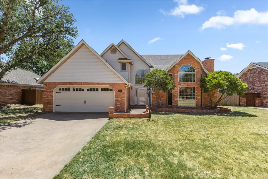 817 Arapaho Drive, Burkburnett, TX 76354 - #2
