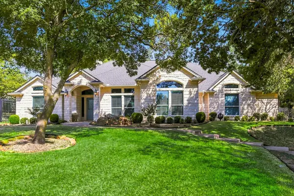 144 Saddle Brook Drive, Hudson Oaks, TX 76087