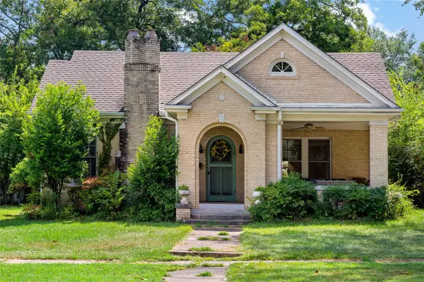 610 Fitzhugh, Paris, TX 75460