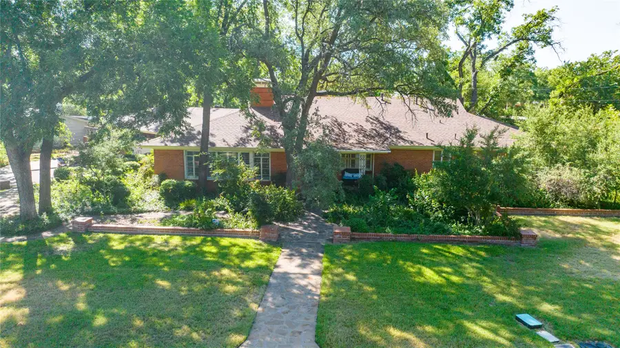 3765 Woodridge Drive, Abilene, TX 79605 - #3