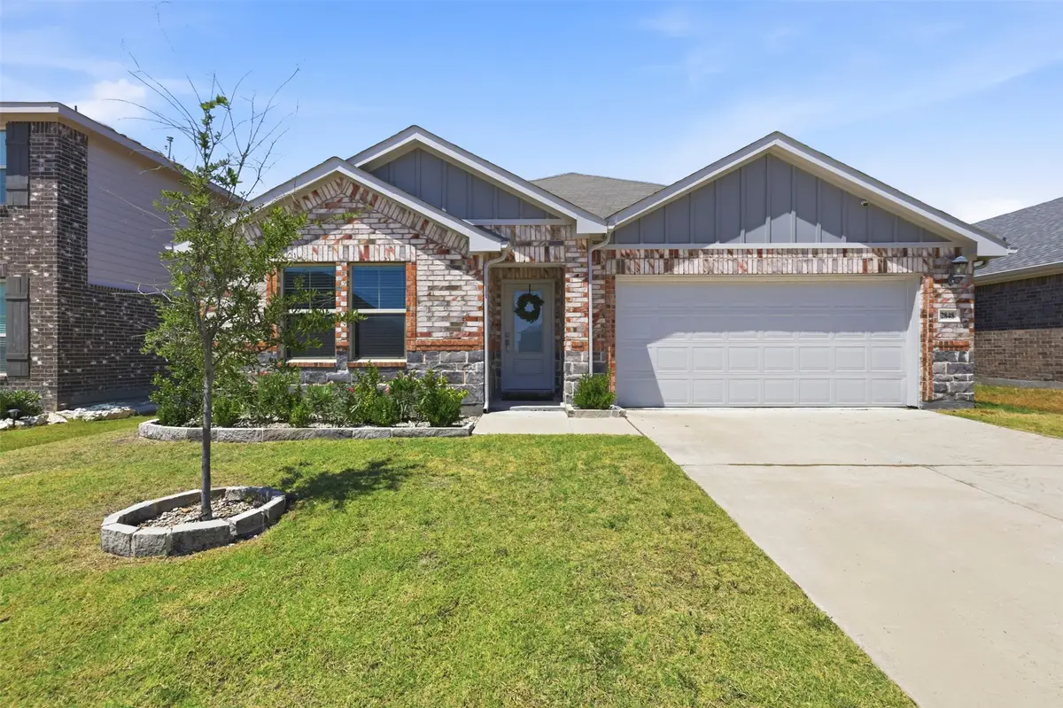 2848 Fox Trail Lane, Fort Worth, TX 76108 - #1