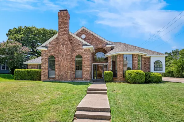 1902 Buffalo Bend Drive, Lewisville, TX 75067