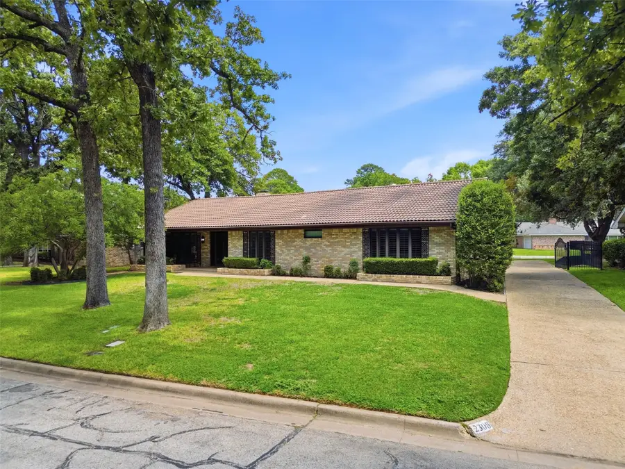 2308 Briarwood Boulevard, Arlington, TX 76013 - #2