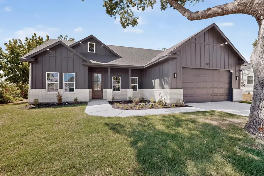 707 W Turner Street, Wolfe City, TX 75496 - #3
