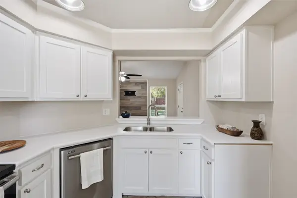 2606 Worth Forest Court, Arlington, TX 76016