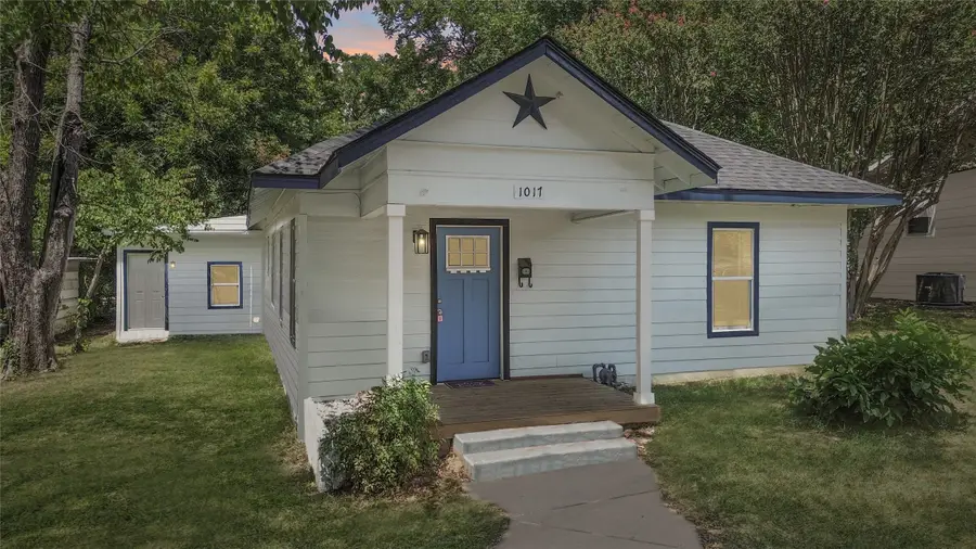 1017 E Washington Street, Paris, TX 75460 - #2