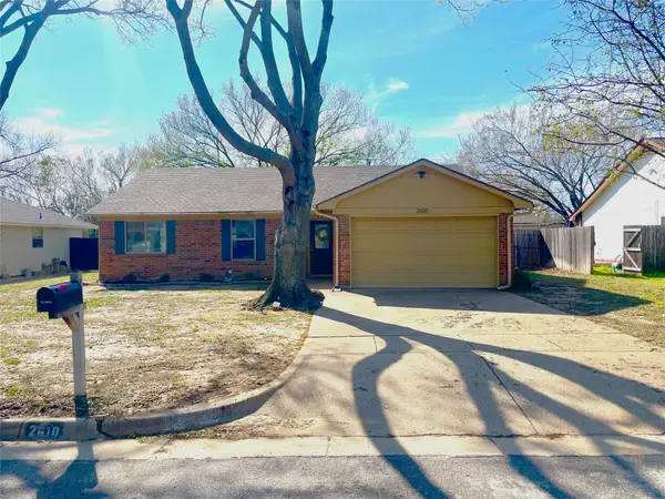 2610 N Casa Blanca Court, Arlington, TX 76015