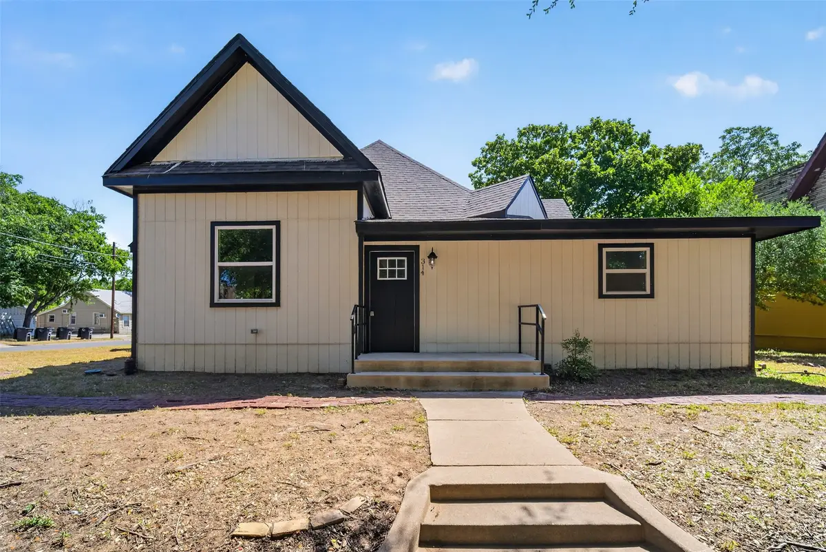 314 N Anglin Street, Cleburne, TX 76031 - #1