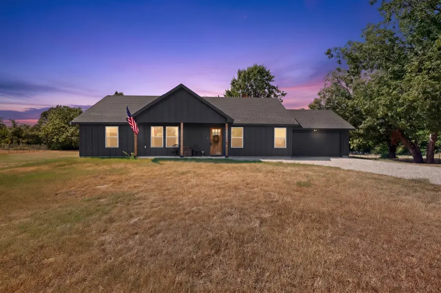 1069 Hereford Drive, Springtown, TX 76082 - #2