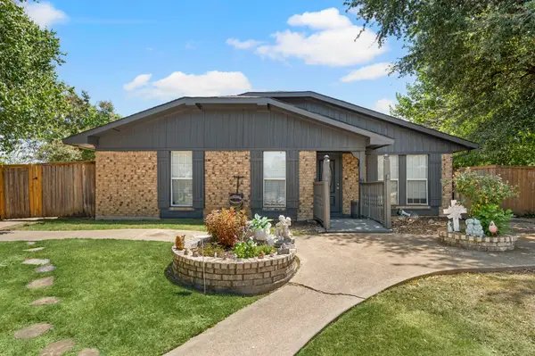 1706 Delaford Circle, Carrollton, TX 75007