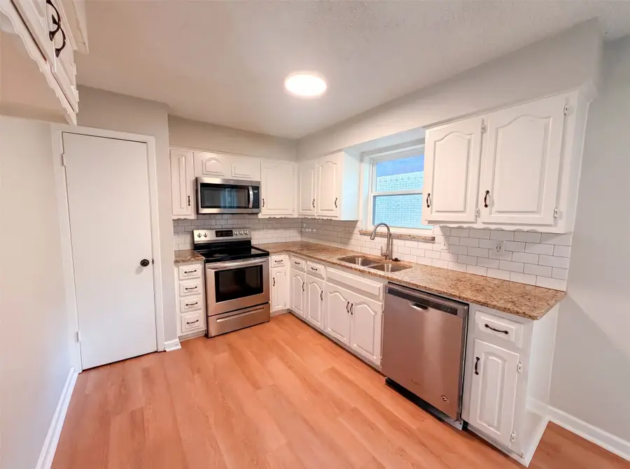 922 Meadowdale Circle, Garland, TX 75043 - #2