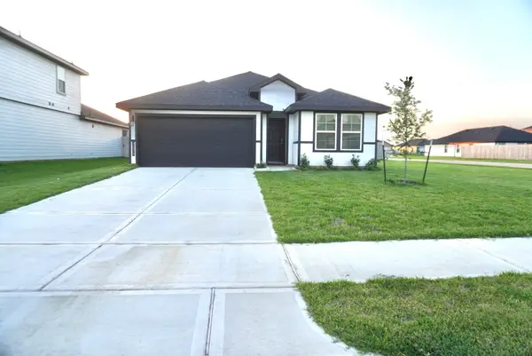 2026 Woodlark Way, Sealy, TX 77474