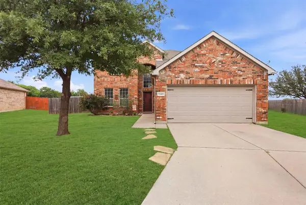 8228 Misty Water Drive, Fort Worth, TX 76131