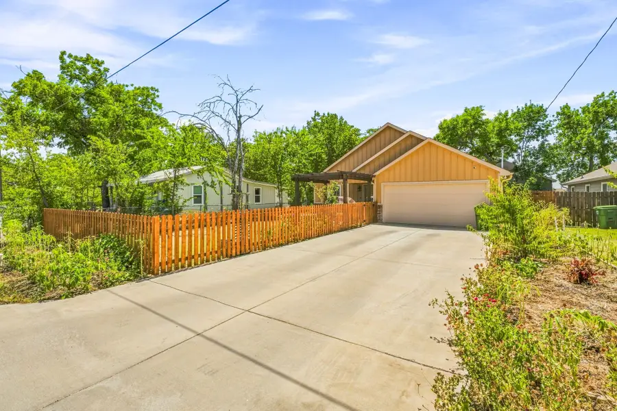 1006 SE 3rd Street, Mineral Wells, TX 76067 - #3