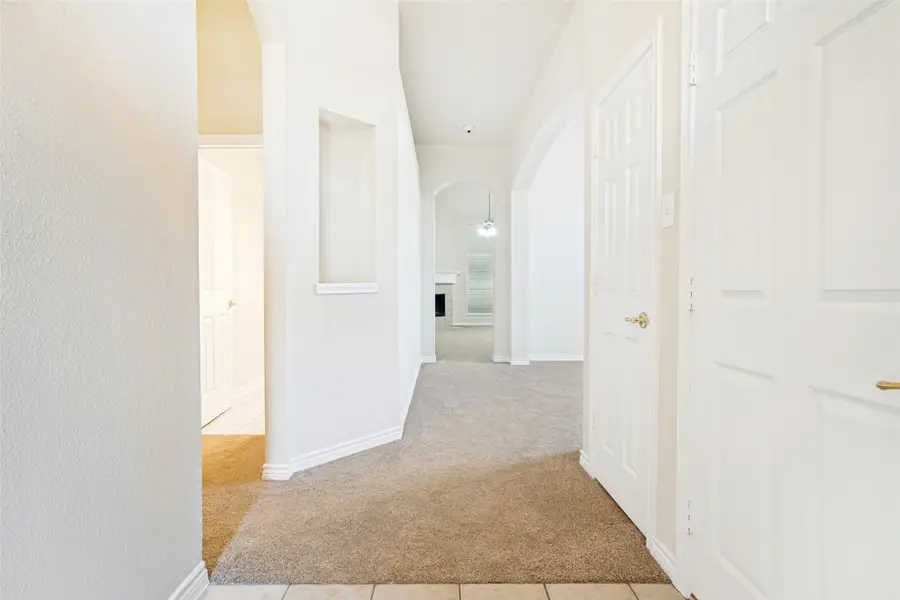 110 Blue Bonnet Circle, Justin, TX 76247 - #3