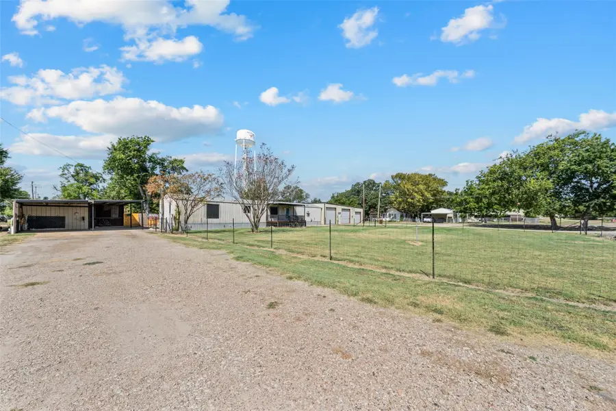 139 N 4th Street, Axtell, TX 76624 - #2