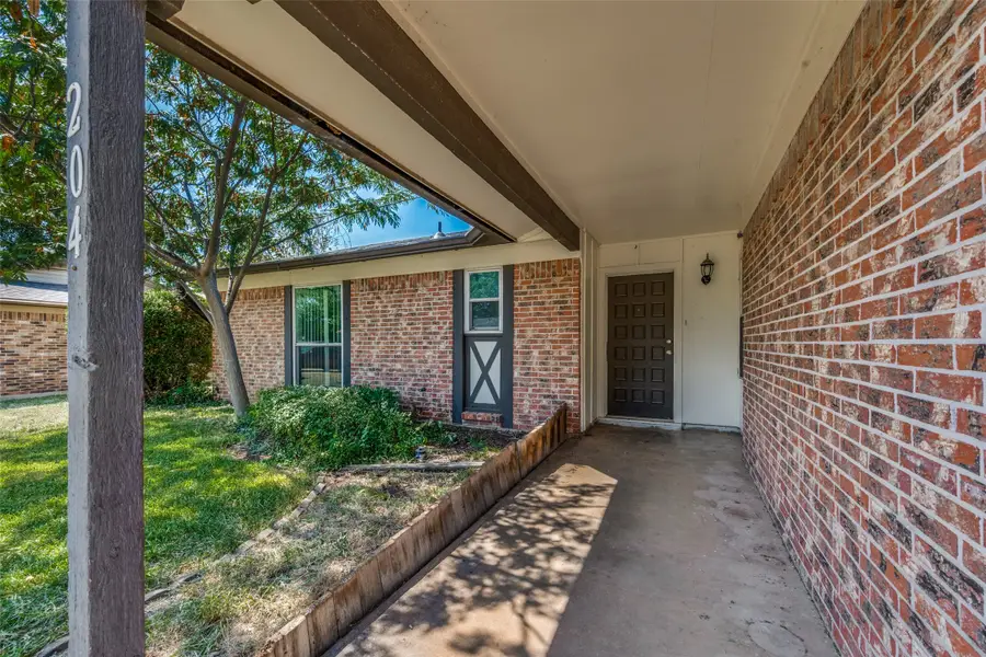 204 E Cunningham Avenue, Crowley, TX 76036 - #2