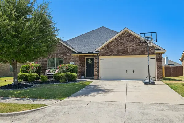 702 Sendero Drive, Arlington, TX 76002