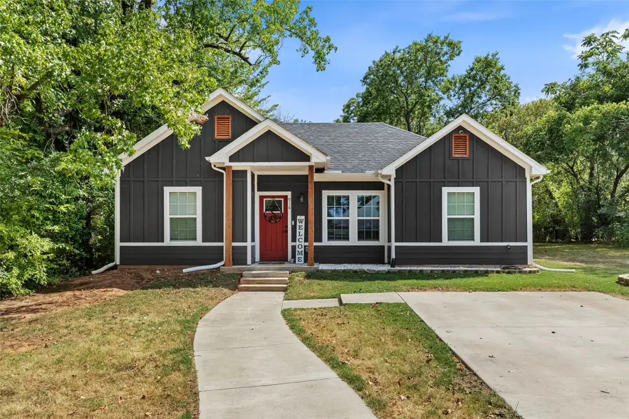 916 W Elm Street, Denison, TX 75020 - #2