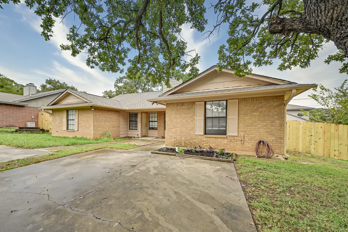 706 Woodland Court, Kennedale, TX 76060 - #1