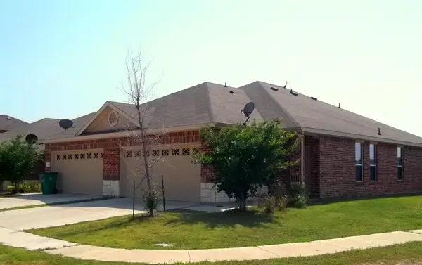 345-347 Schirra Court, Lavon, TX 75166