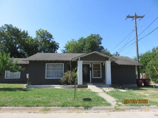 315 Maple Street, Farmersville, TX 75442