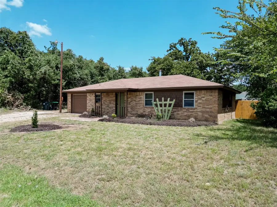 312 Birchwood Street, Azle, TX 76020 - #2