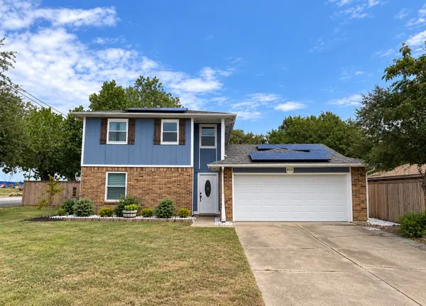 850 Frances Drive, Grand Prairie, TX 75052