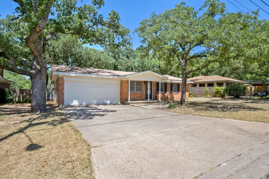 900 NW 11th Street, Mineral Wells, TX 76067 - #3
