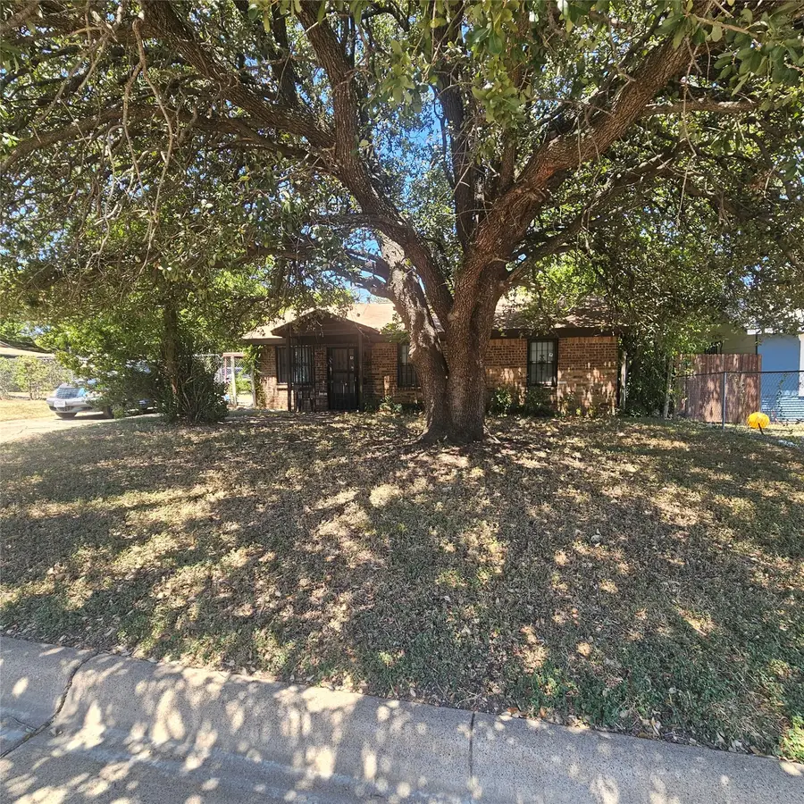 1313 E Robert Street, Fort Worth, TX 76104 - #2