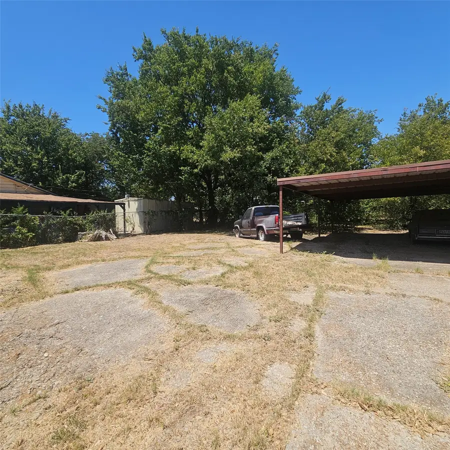 1313 E Robert Street, Fort Worth, TX 76104 - #3