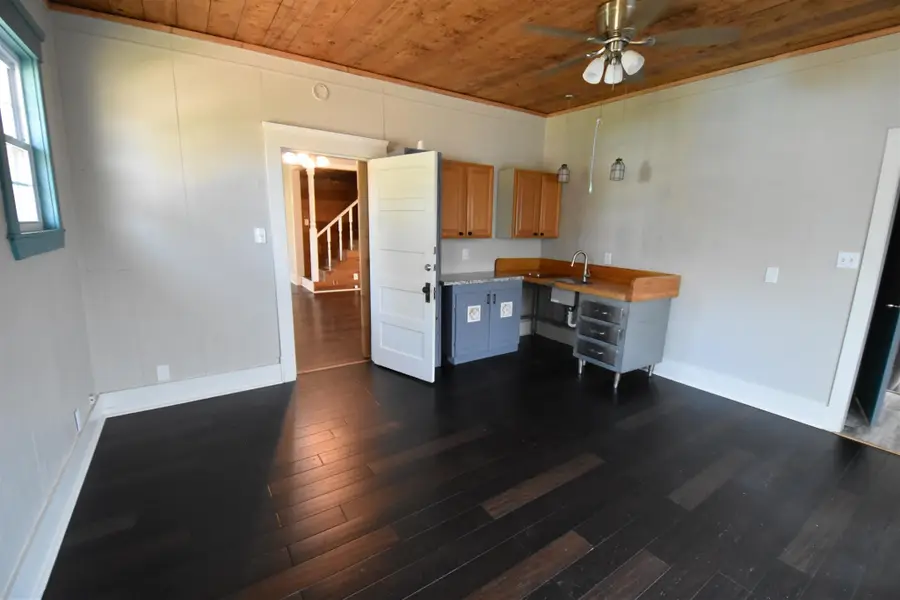 215 E 11th Street, Bonham, TX 75418 - #3