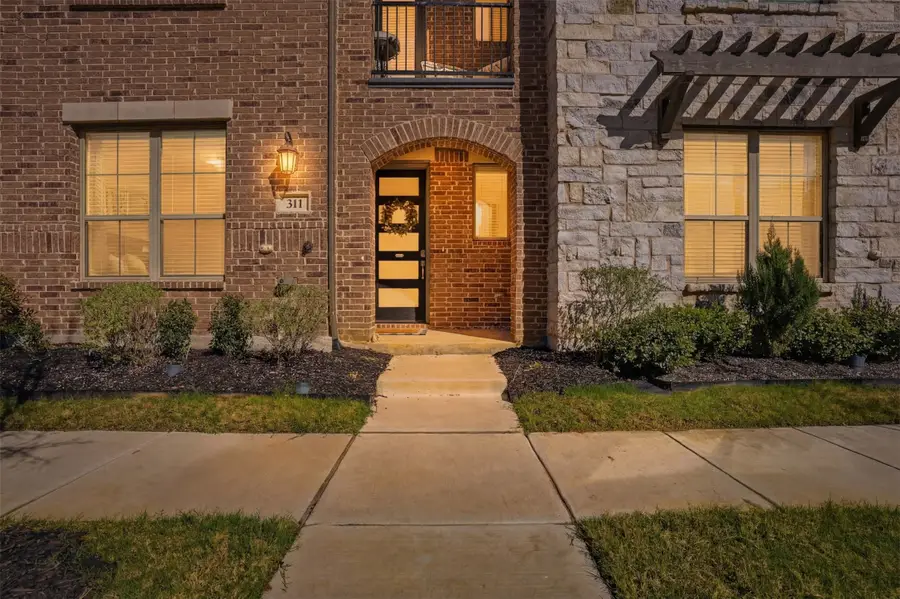 311 Ukiah Street, Lewisville, TX 75056 - #2