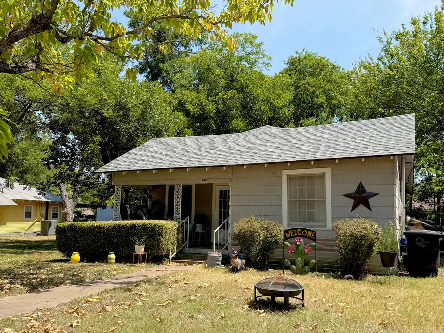 305 Williams Avenue, Cleburne, TX 76033 - #2